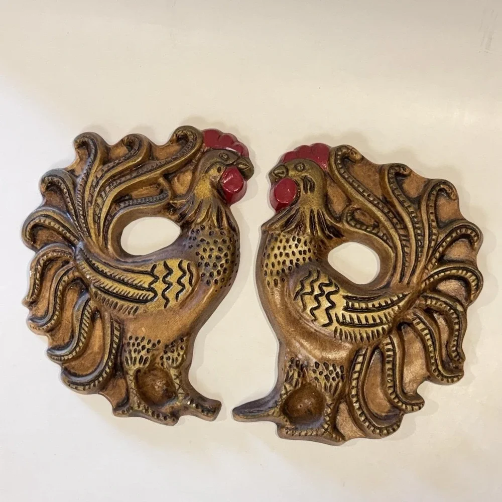 Vintage 50s Chalkware Pair Rooster Plaques Hanging Wall Decor Farmhouse Rustic